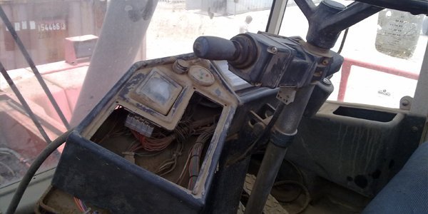 Hit srl port handling machinery reachstacker forklift mobile harbour crane spare parts service 03 - Port Equipment Spare Part supplied by HIT SRL