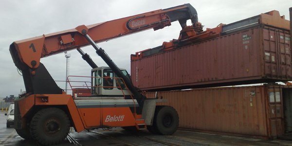 Hit srl port handling machinery reachstacker forklift mobile harbour crane spare parts service 13 - Port Equipment Spare Part supplied by HIT SRL